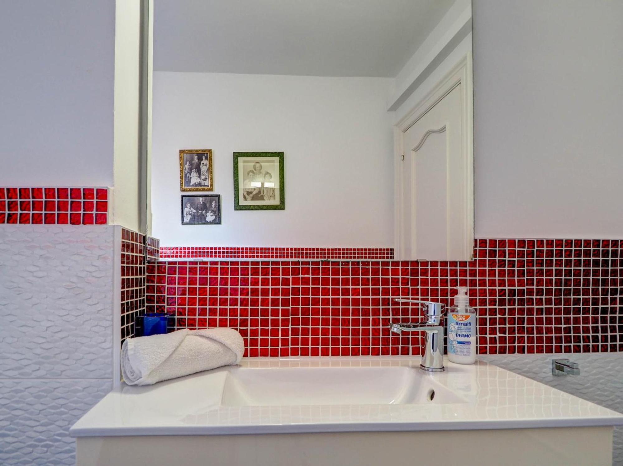 The Lilium Apartment By Hello Homes Sitges Bagian luar foto
